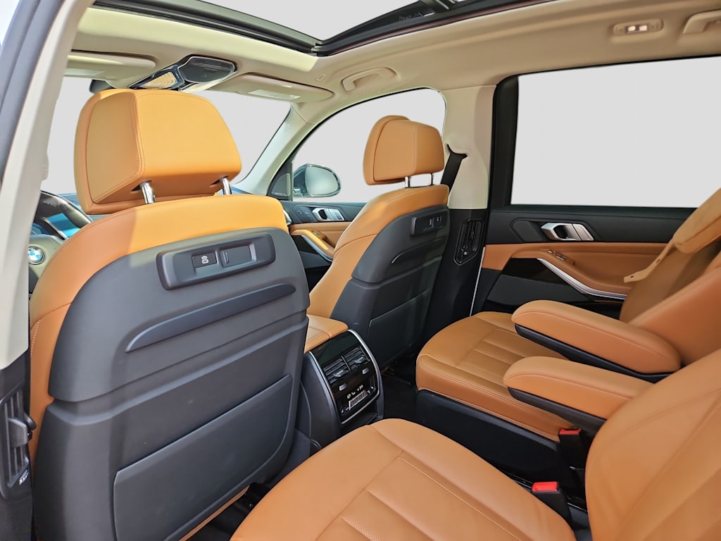 Thumbnail: 2019 BMW X7 - 11