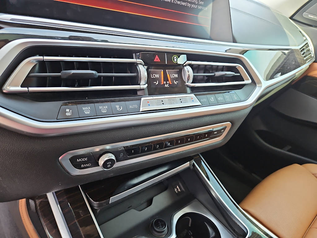 Thumbnail: 2019 BMW X7 - 25