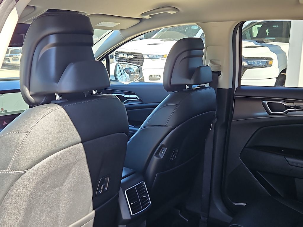 Thumbnail: 2024 Kia Sportage - 12