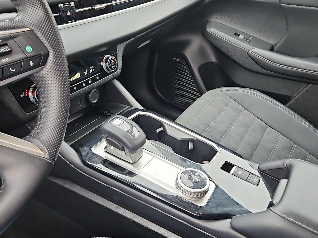 Thumbnail: 2025 Mitsubishi Outlander - 13