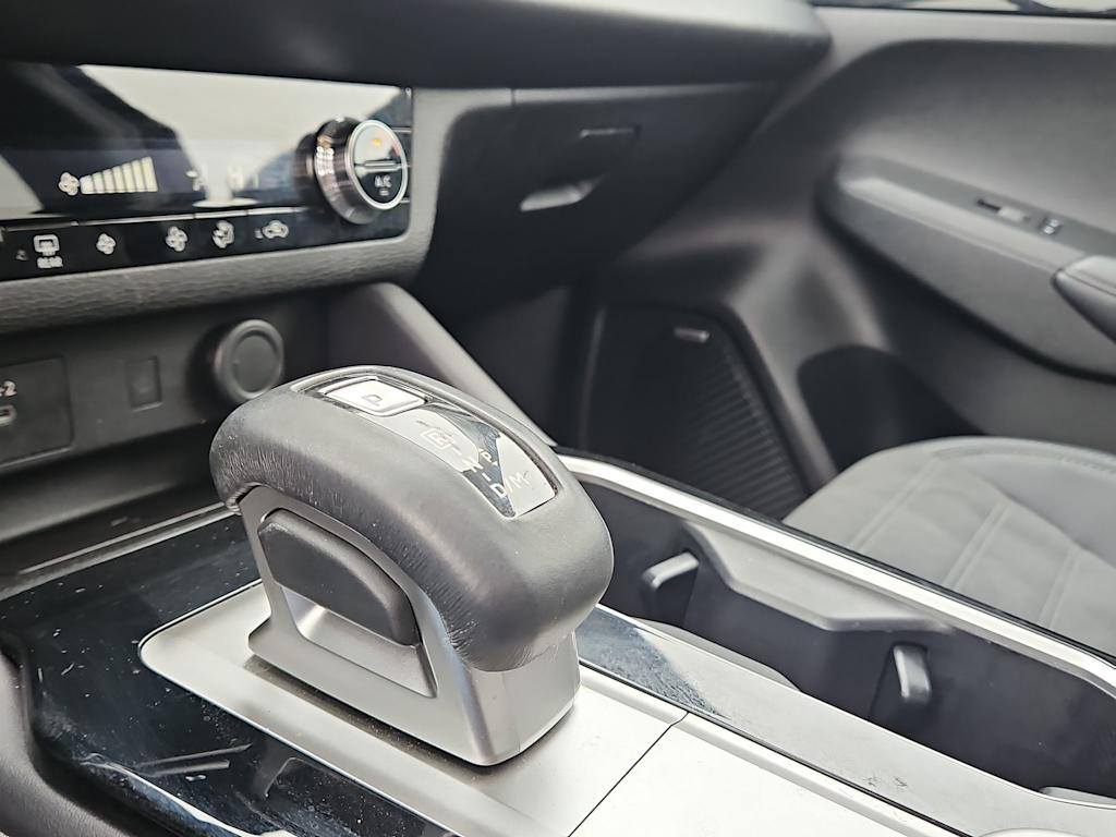 Thumbnail: 2025 Mitsubishi Outlander - 23