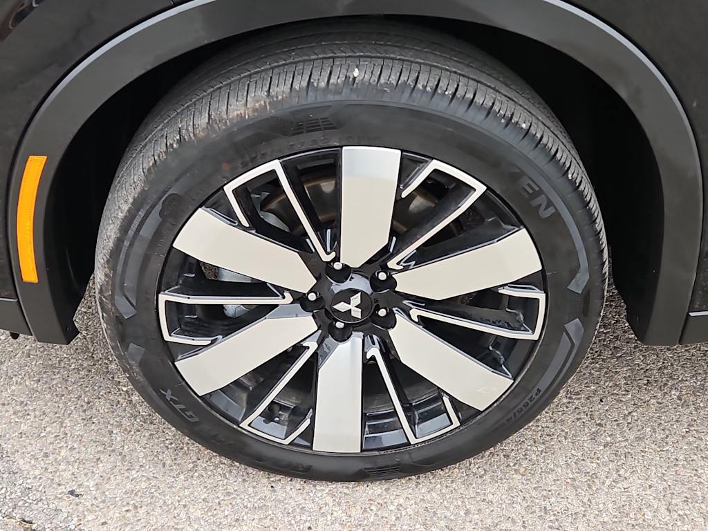 Thumbnail: 2025 Mitsubishi Outlander - 7