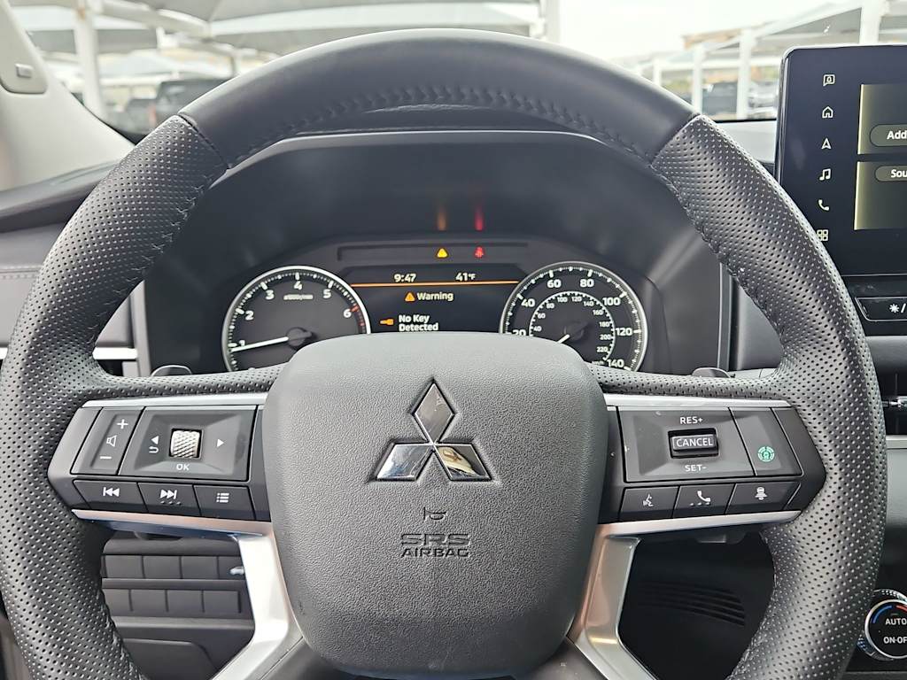 Thumbnail: 2025 Mitsubishi Outlander - 25