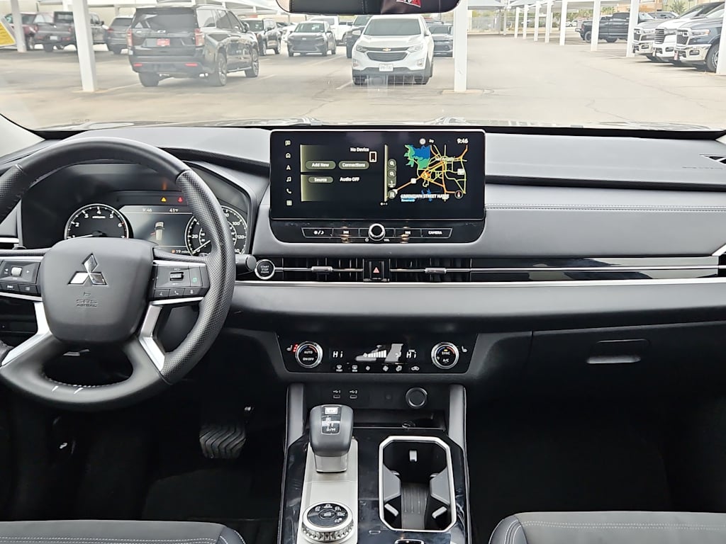 Thumbnail: 2025 Mitsubishi Outlander - 8