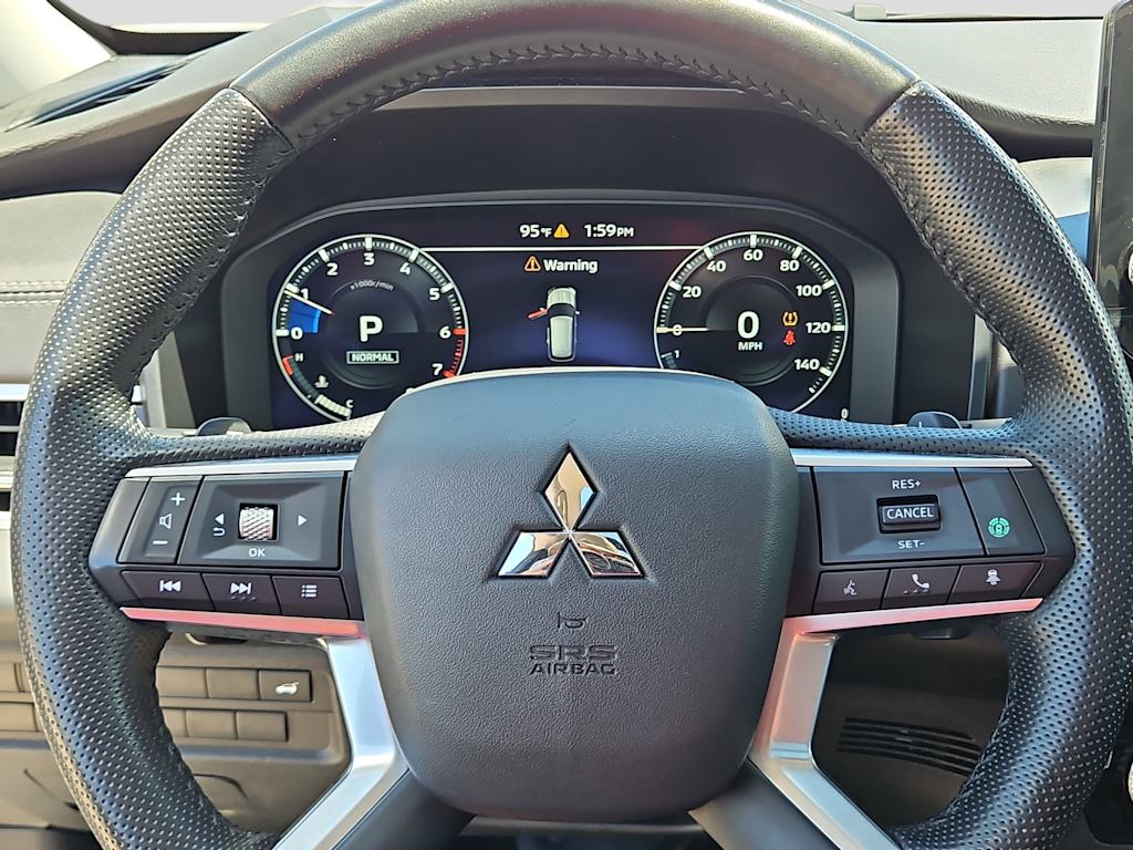 Thumbnail: 2024 Mitsubishi Outlander - 24