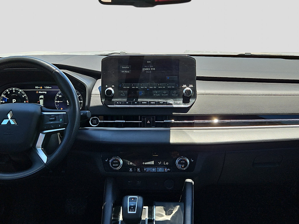 Thumbnail: 2024 Mitsubishi Outlander - 9