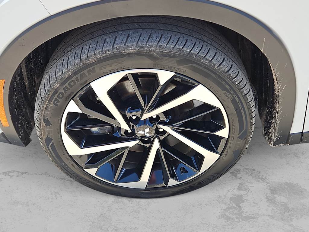 Thumbnail: 2024 Mitsubishi Outlander - 8