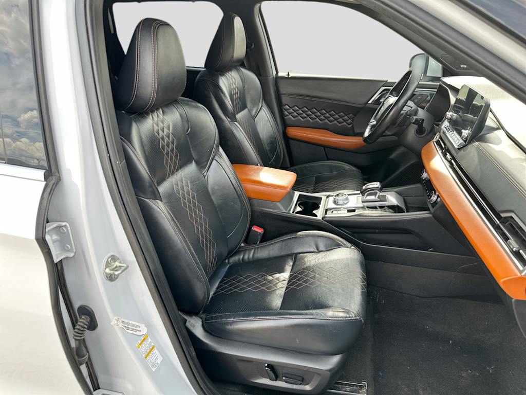 Thumbnail: 2022 Mitsubishi Outlander - 26