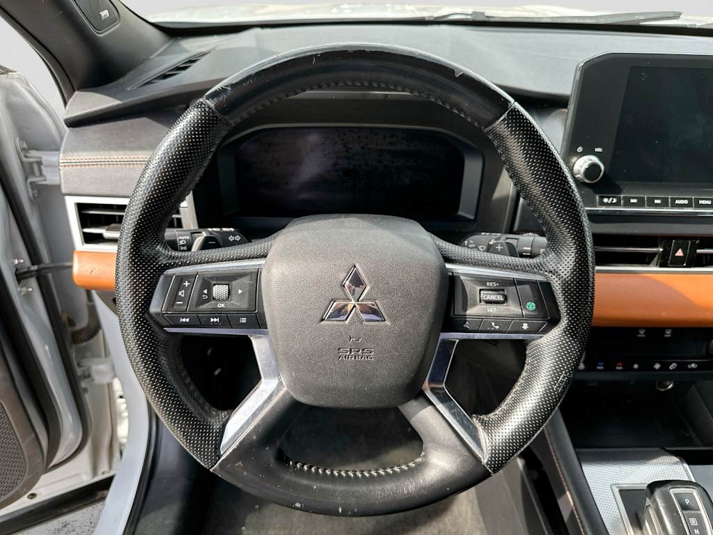 Thumbnail: 2022 Mitsubishi Outlander - 10