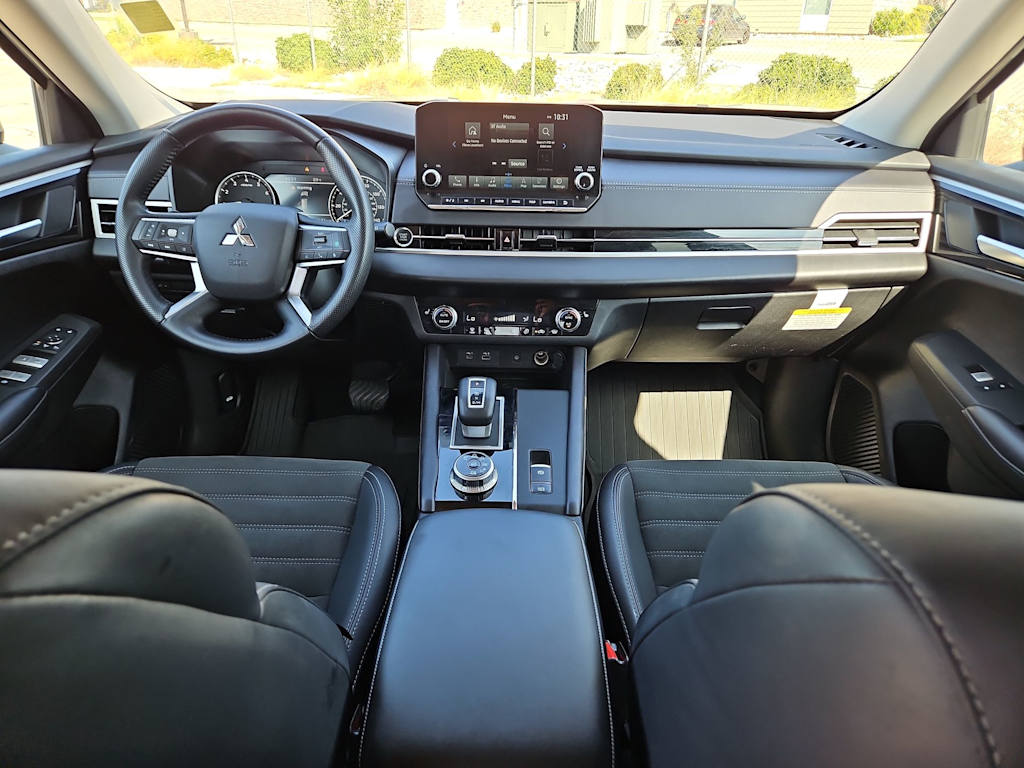 Thumbnail: 2024 Mitsubishi Outlander - 2