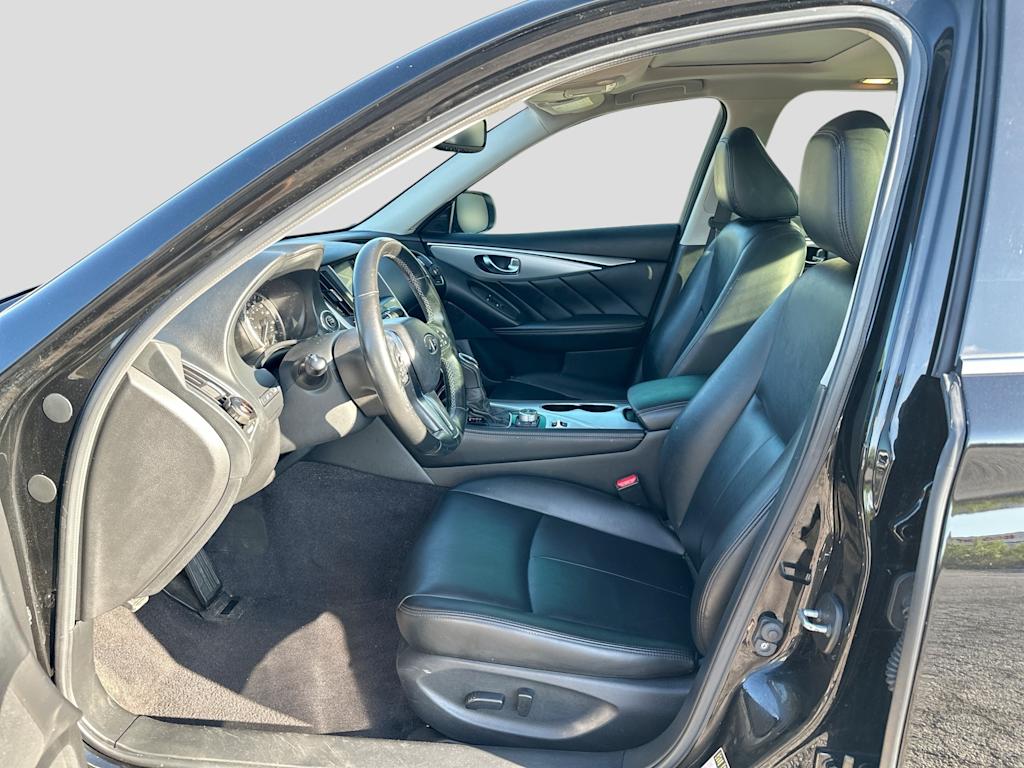 Thumbnail: 2021 INFINITI Q50 - 10