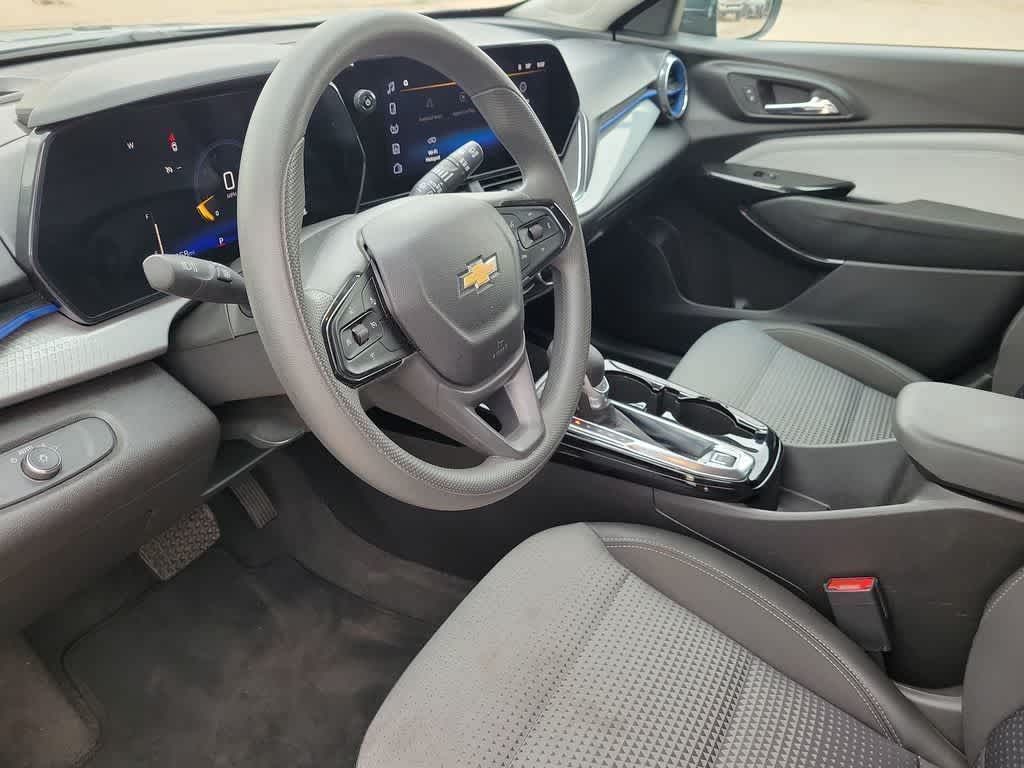 Thumbnail: 2025 Chevrolet Trax - 2