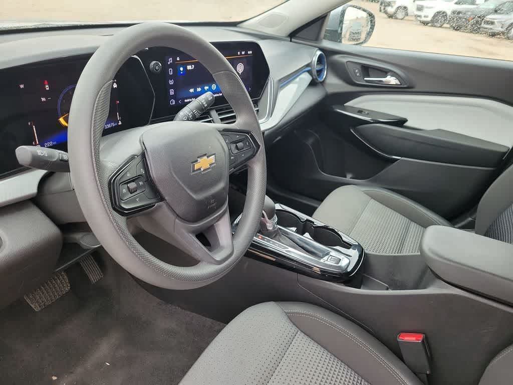 Thumbnail: 2025 Chevrolet Trax - 2