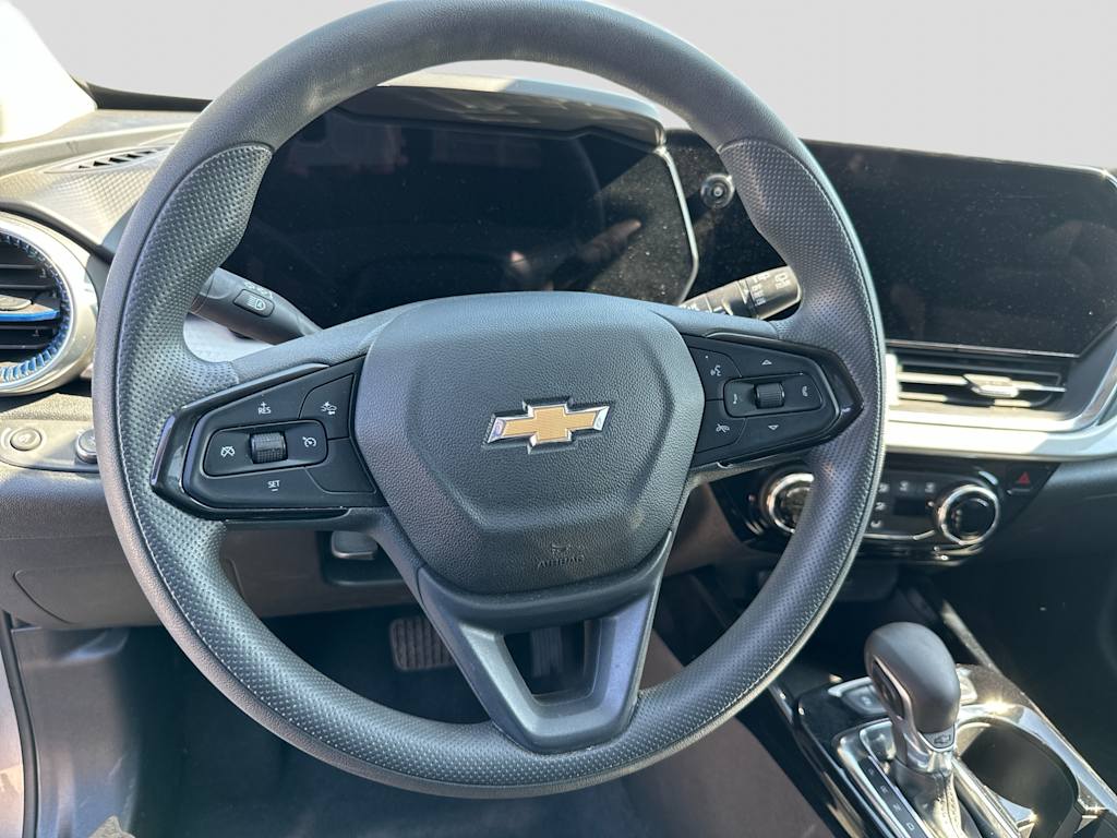 Thumbnail: 2025 Chevrolet Trax - 14