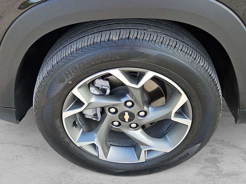 Thumbnail: 2025 Chevrolet Trax - 8