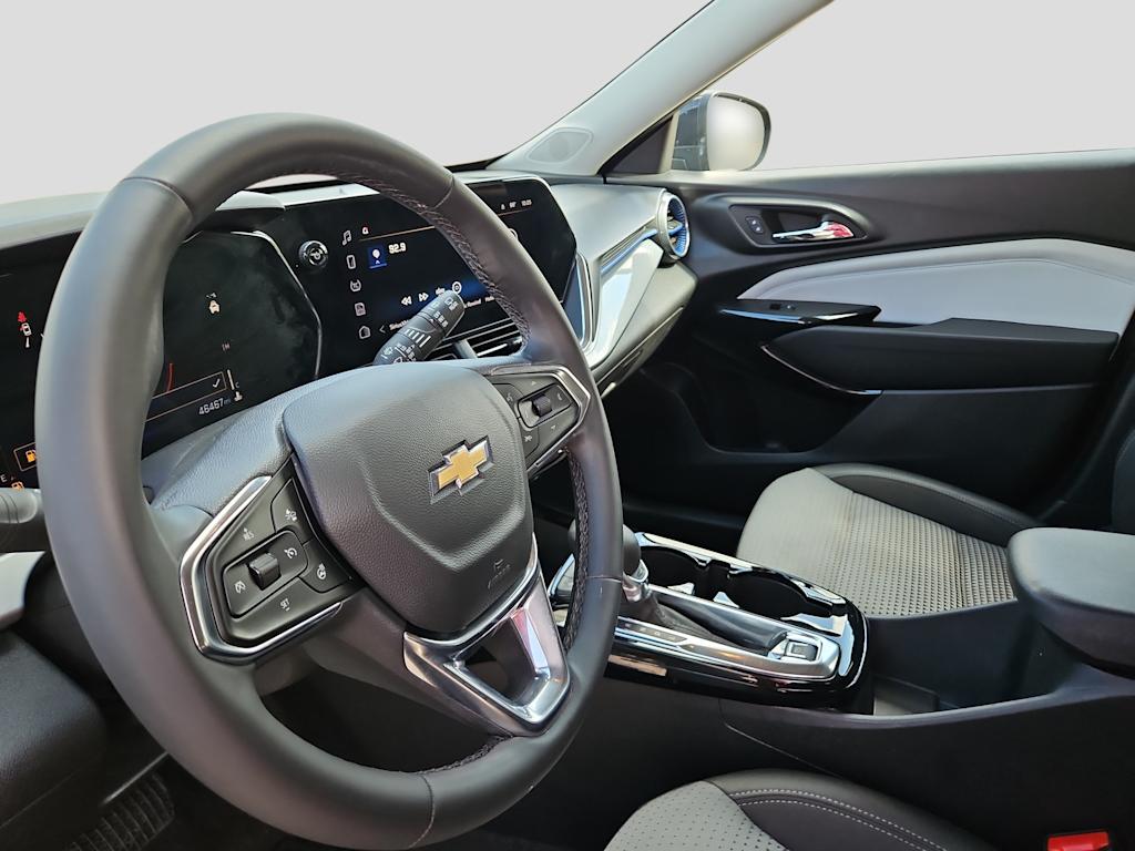 Thumbnail: 2025 Chevrolet Trax - 2
