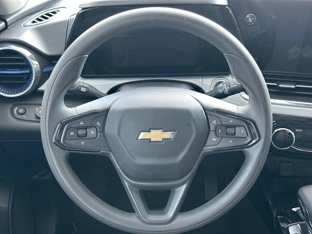 Thumbnail: 2025 Chevrolet Trax - 2