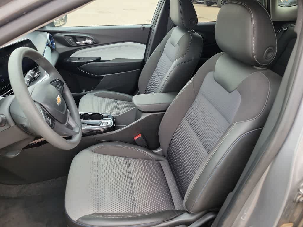 Thumbnail: 2025 Chevrolet Trax - 11