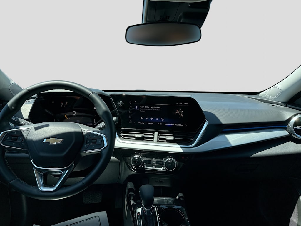 Thumbnail: 2025 Chevrolet Trax - 2