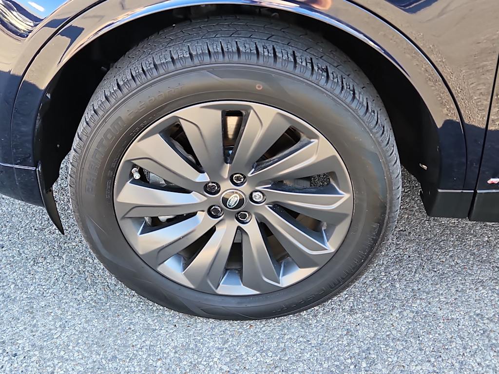 Thumbnail: 2020 Land Rover Discovery Sport - 8