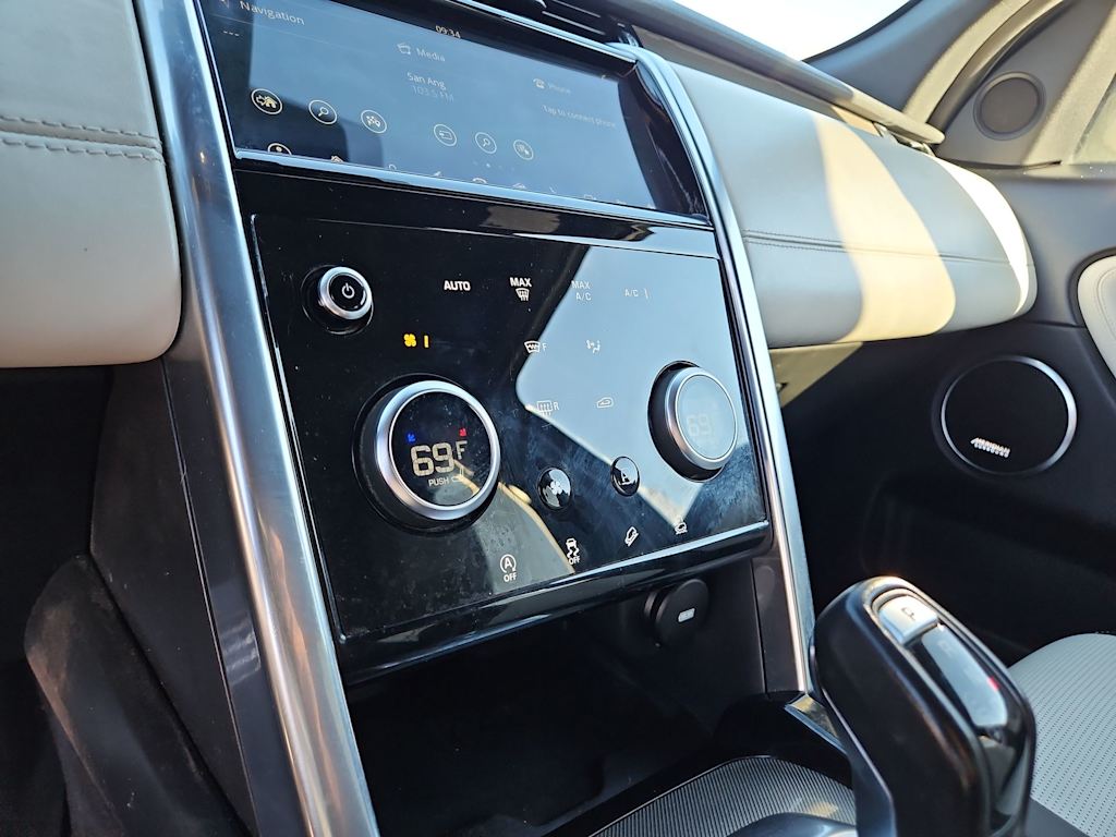 Thumbnail: 2020 Land Rover Discovery Sport - 13