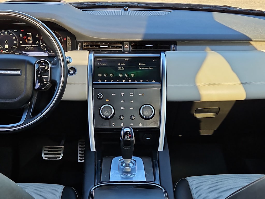 Thumbnail: 2020 Land Rover Discovery Sport - 9