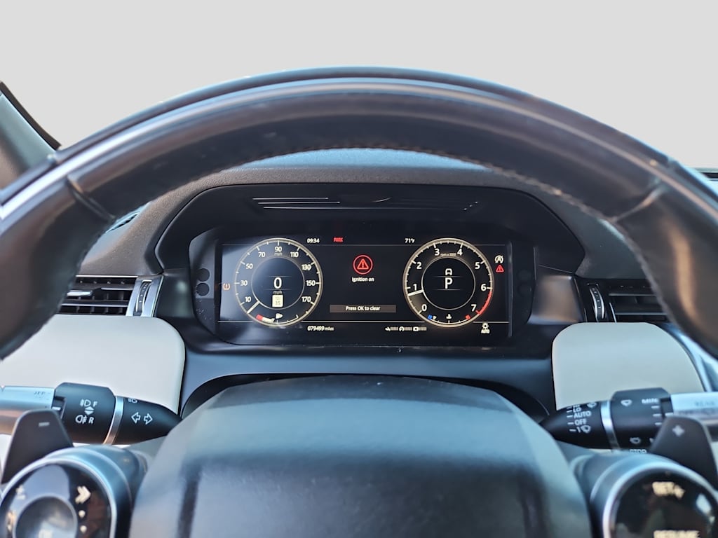 Thumbnail: 2020 Land Rover Discovery Sport - 13