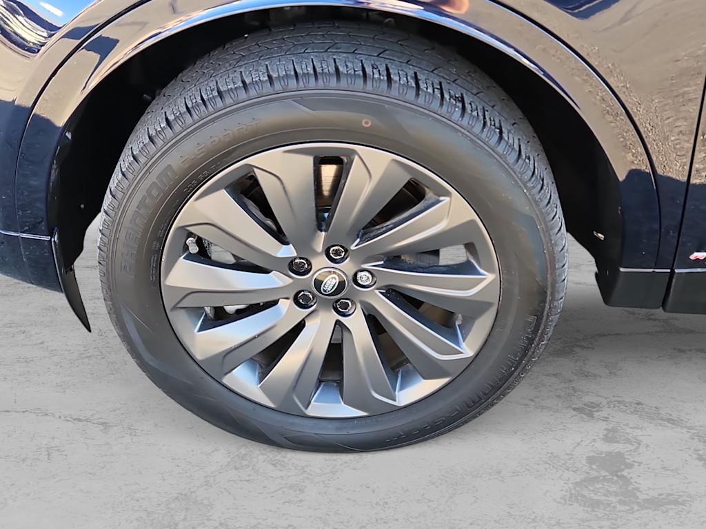 Thumbnail: 2020 Land Rover Discovery Sport - 6