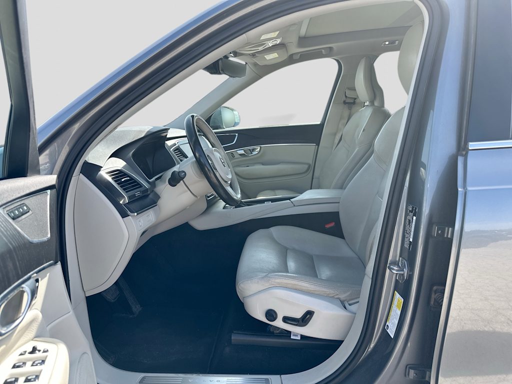 Thumbnail: 2020 Volvo XC90 - 10