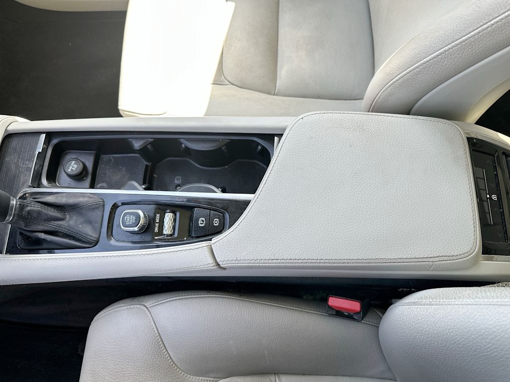 Thumbnail: 2020 Volvo XC90 - 29
