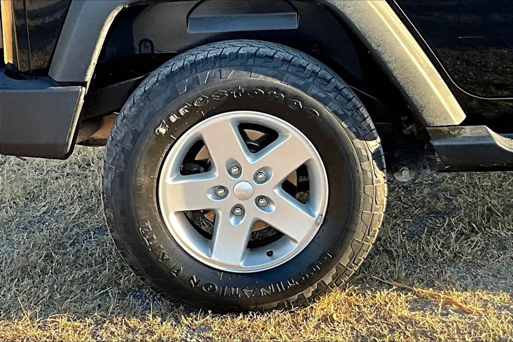 Thumbnail: 2016 Jeep Wrangler - 34