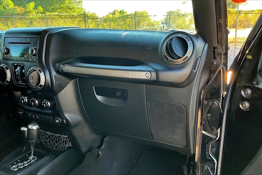 Thumbnail: 2016 Jeep Wrangler - 24