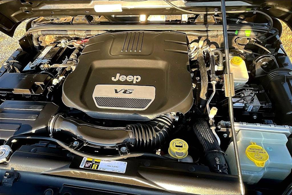 Thumbnail: 2016 Jeep Wrangler - 8