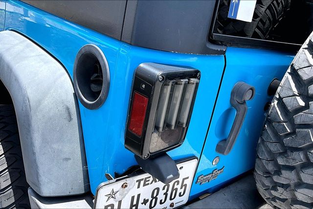 Thumbnail: 2017 Jeep Wrangler - 6