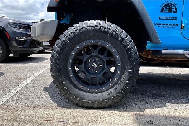 Thumbnail: 2017 Jeep Wrangler - 5