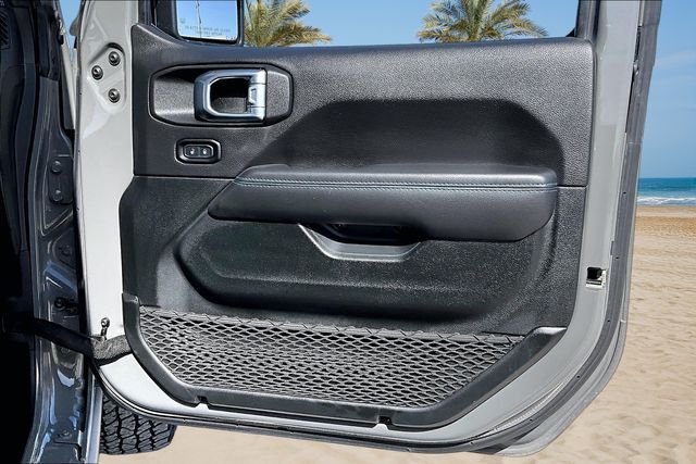 Thumbnail: 2021 Jeep Wrangler - 18