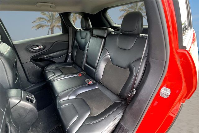 Thumbnail: 2021 Jeep Cherokee - 14