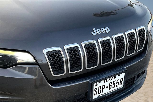Thumbnail: 2019 Jeep Cherokee - 7