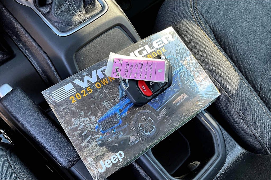 Thumbnail: 2025 Jeep Wrangler - 18