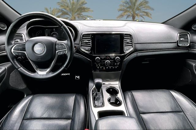 Thumbnail: 2020 Jeep Grand Cherokee - 9