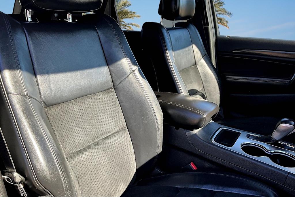 Thumbnail: 2018 Jeep Grand Cherokee - 12