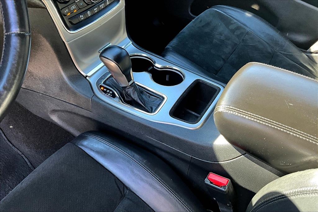 Thumbnail: 2018 Jeep Grand Cherokee - 17