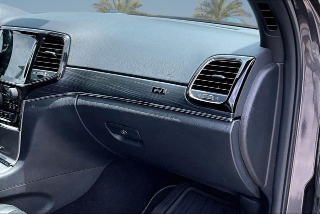 Thumbnail: 2021 Jeep Grand Cherokee - 16