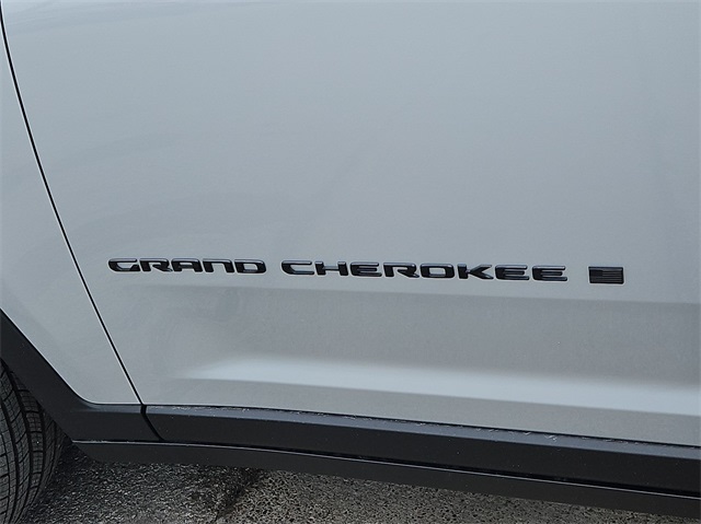 Thumbnail: 2024 Jeep Grand Cherokee - 25