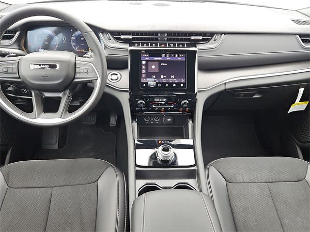 Thumbnail: 2024 Jeep Grand Cherokee - 9