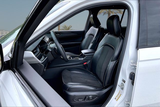 Thumbnail: 2024 Jeep Grand Cherokee - 11