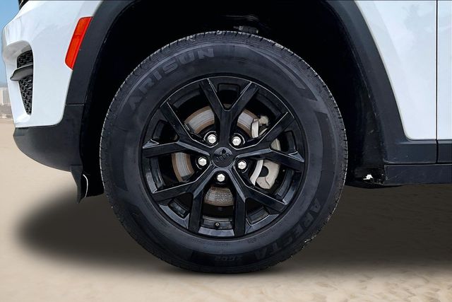Thumbnail: 2024 Jeep Grand Cherokee - 8