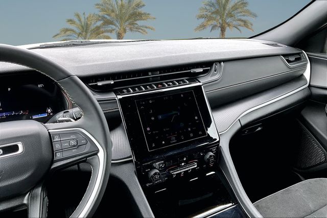 Thumbnail: 2024 Jeep Grand Cherokee - 15