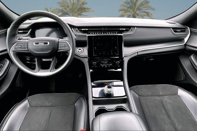 Thumbnail: 2024 Jeep Grand Cherokee - 10