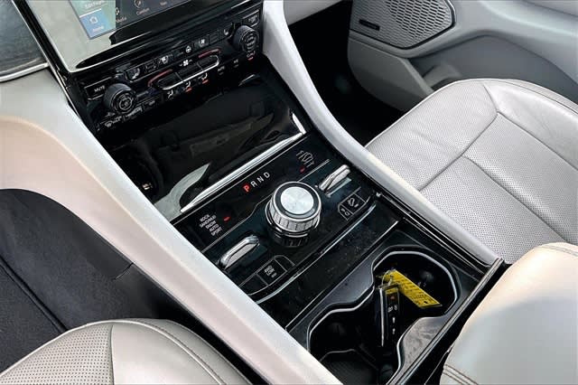 Thumbnail: 2022 Jeep Grand Cherokee - 16